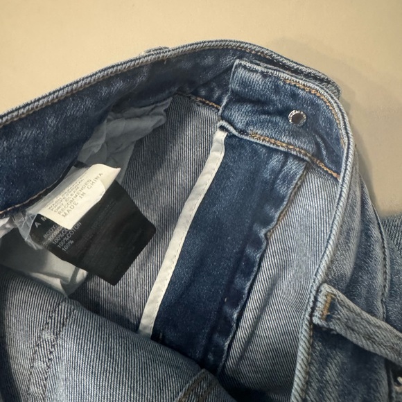 Amari Old English distressed skinny jeans in a light blue wash size 38 - Picture 12 of 17